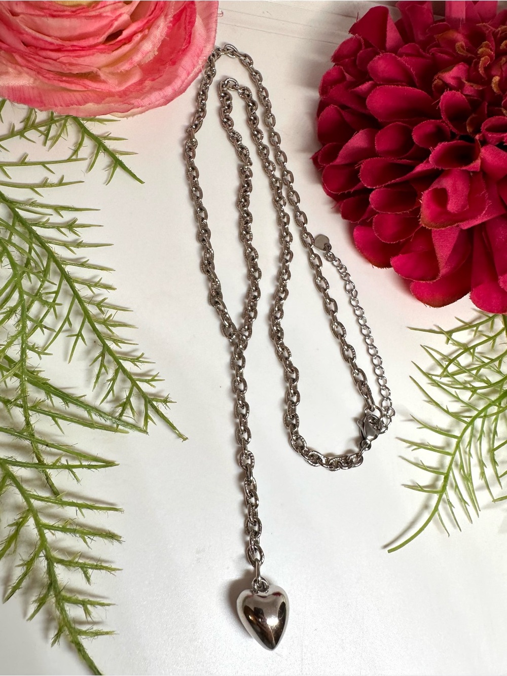 NEW ⚜️ Puffed Heart Lariat Chain Necklace - Picture 2 of 7